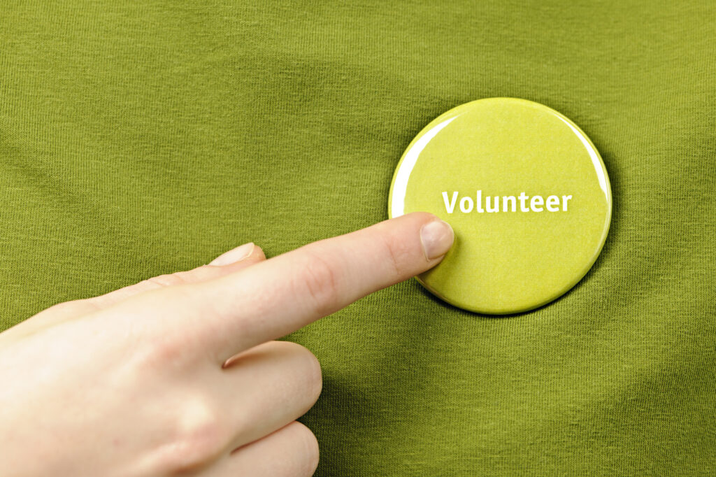 Badge making: Volunteer button badge