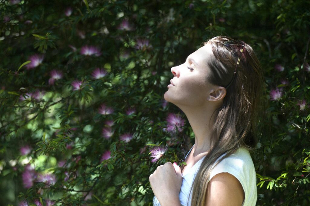 woman praying